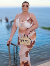 Honey Luxe - Elite Blonde & Busty Playmate - Langtrees VIP Canberra - Touring Escort