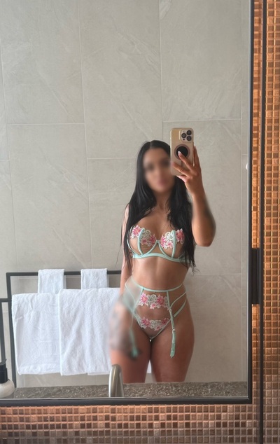 Bree Carter - Brunette Beauty Escort - Langtrees VIP Perth
