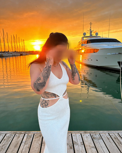 Adele Love  | Curvy New Zealander| Touring Escort in Darwin