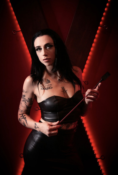 Billie - Elite Harlots Escort - Canberra, ACT