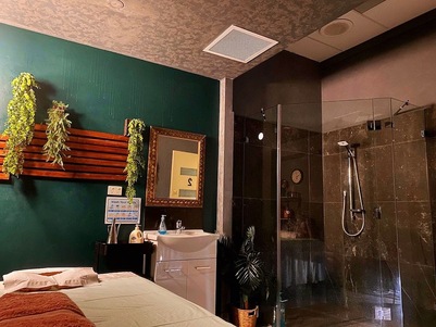U NATURAL MASSAGE Applecross Massage Studio 2