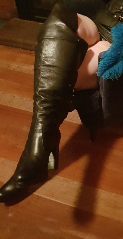 Mistress Mia Perth BDSM Escorts 2