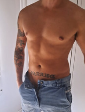 Jesse unique treatment, relaxation massage techniques to provide you with a quality and luxurious ex Sydney Male Escorts
