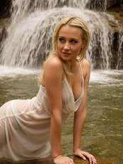 Taylor Banks - Petite & Elite Bisexual Escort, Melbourne VIC